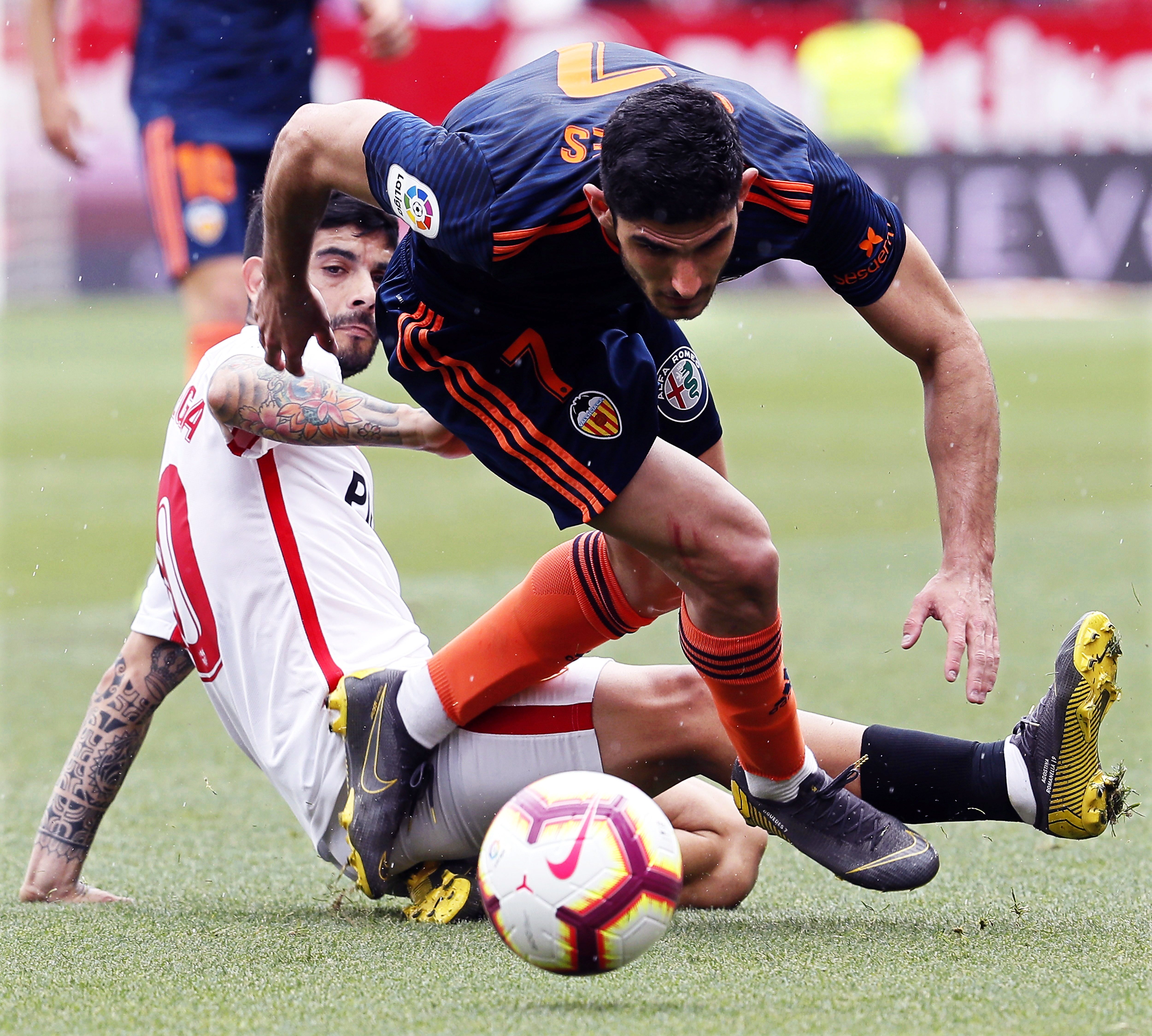 开云在线-热血对决！欧洲足球赛场掀起激情风暴(欧洲足球热身赛)